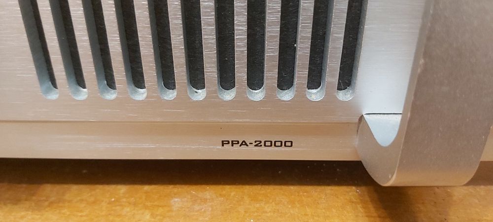 Vând amplificator de putere Phonetic ppa2000
