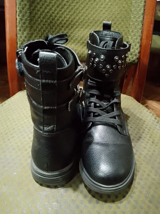 Продам Ботинки женские