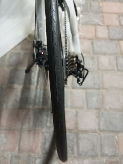 Продам велик новый чёрно-белый