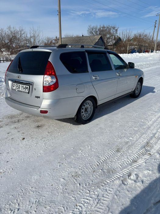 Продам Приору 2011 год