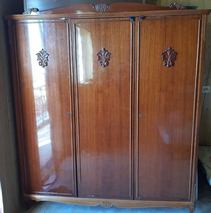 Спальный гарнитур