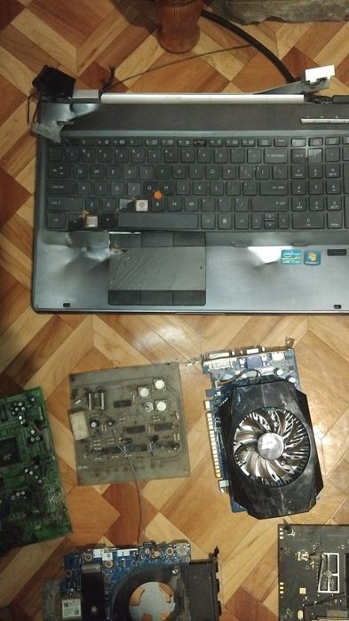 продават се електроника скрап