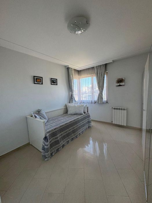 Тристаен апартамент в ж.к. Студентски град.