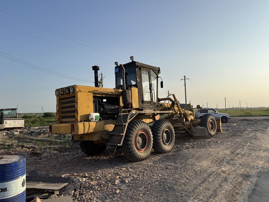 Продам Грейдер ДЗ-98