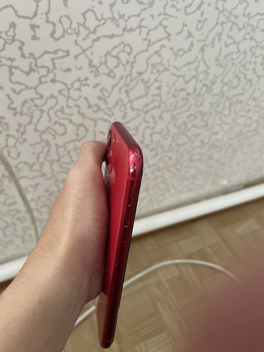 iPhone 11 red 77%