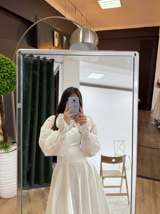 Продам платье девушки