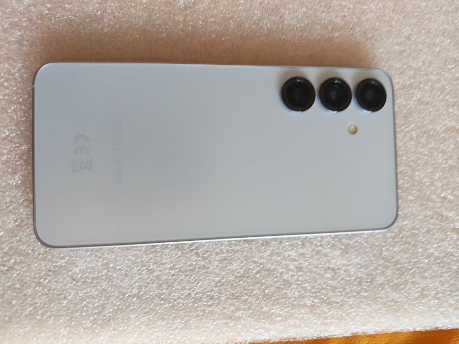 Samsung S 25 ,cu 12gb de RAM și 128 gb