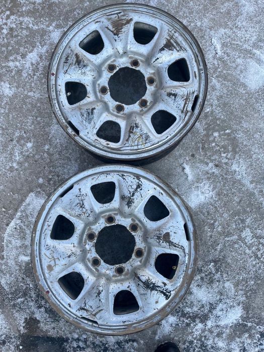 два диска с toyota hilux (размер 16)