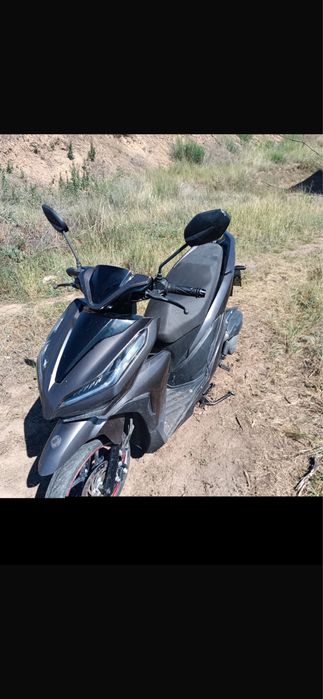 Продам скутер 150 кубов