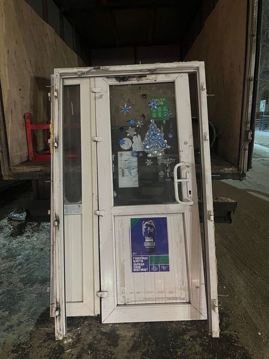 пластиковый дверь бу 2 есикти