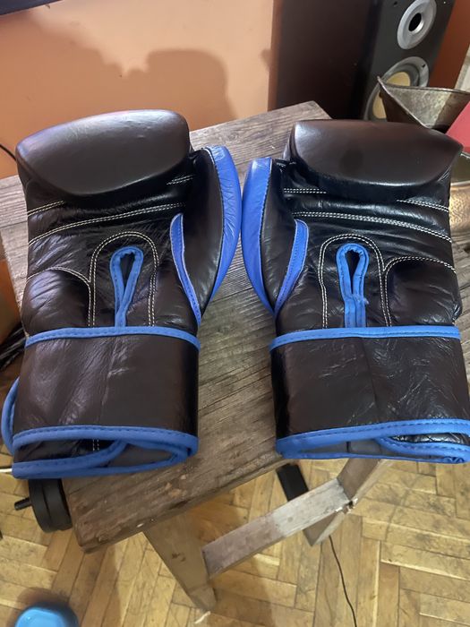 Боксови ръкавици