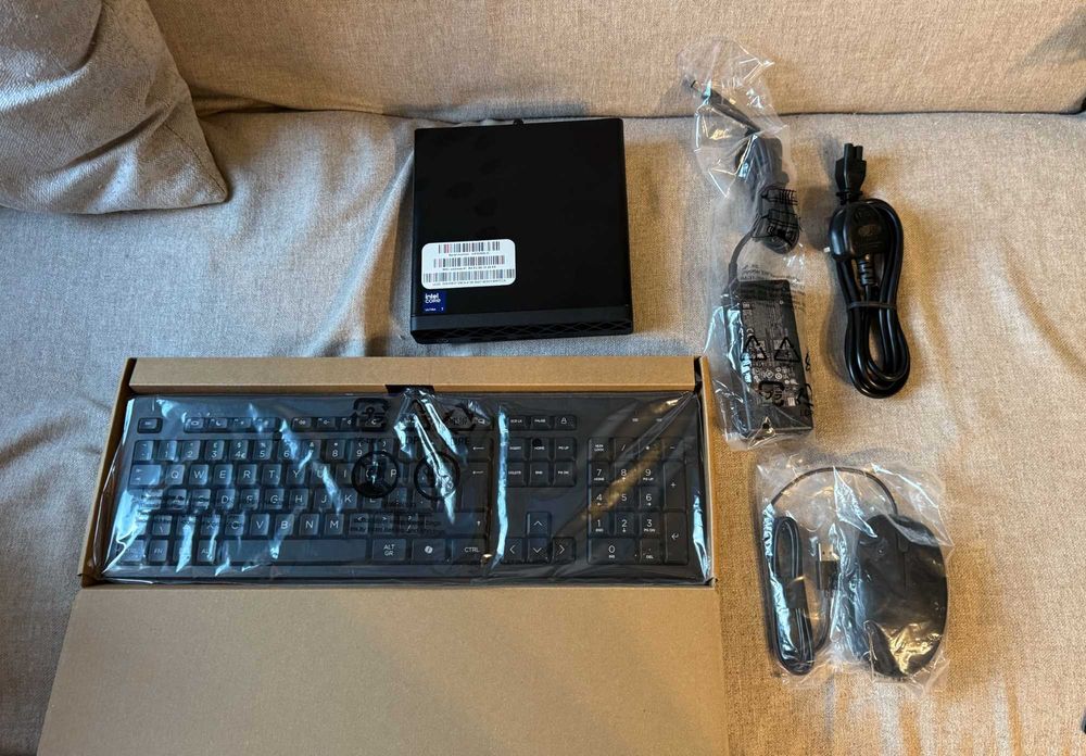 PC HP EliteDesk 8 Mini G1i AI PC Ultra 7 265T 32GB 2TB SSD Nou Garantie