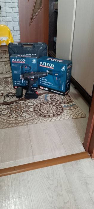 Шуруповер строительный