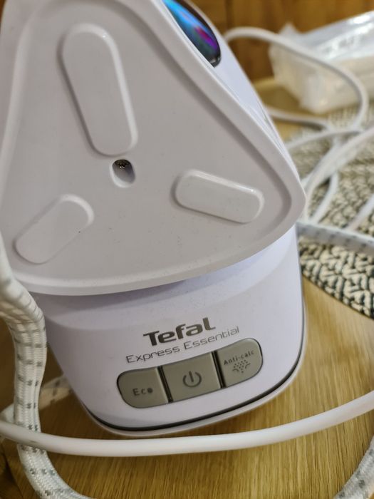 Tefal Express Essential Sistem de călcat cu aburi 5.2bar cu rezervor 1