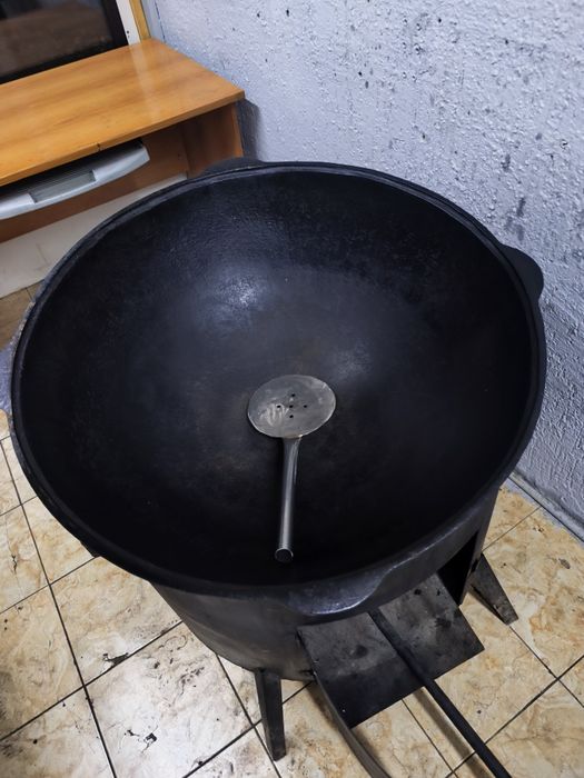 Казан 100 л чугун весь комплект