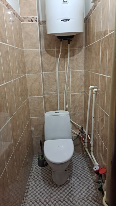 Обмен трехкомнатная на Дачном  на двухкомнатную квартиру  с доплатой.