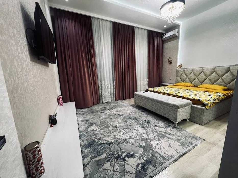 Сдаётся Дом на Юнусабадском районе.