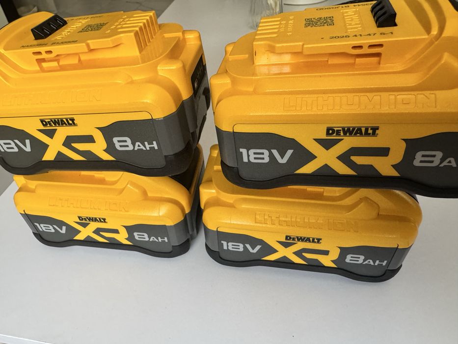Acumulator DeWALT XR 18V 8Ah (DCB1880)