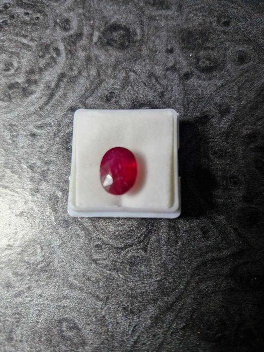 Рубин натуралний 5.70 карат