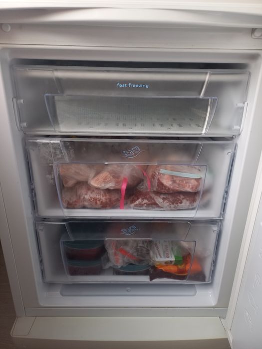 Продам холодильник Indesit SB185.027.