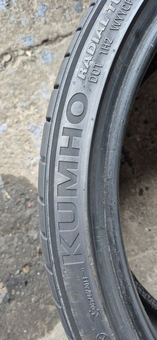 4 anvelope vara,fata Kumho 225/35/19,spate Pirelli 255/30/19.Pret/buc.
