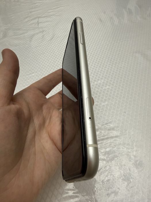 Айфон 11 64мб идеальном состояние