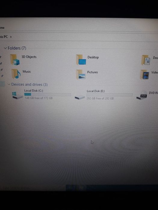 Vând laptop  presario CQ58