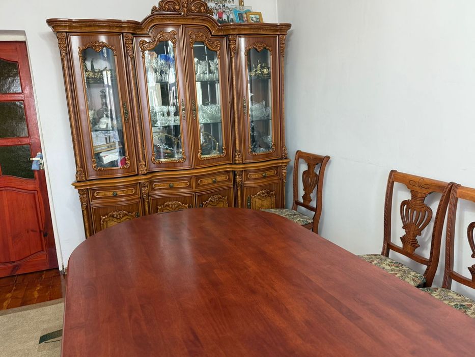 Гостиный стул шикарный