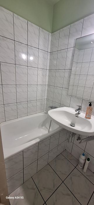 Închiriez garsonieră 220 Euro/luna