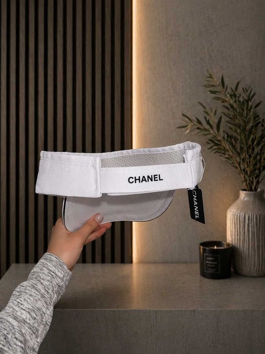 бяла слънчева лятна шапка шанел козирка за плаж тенис дневна луксозна chanel с черно нова