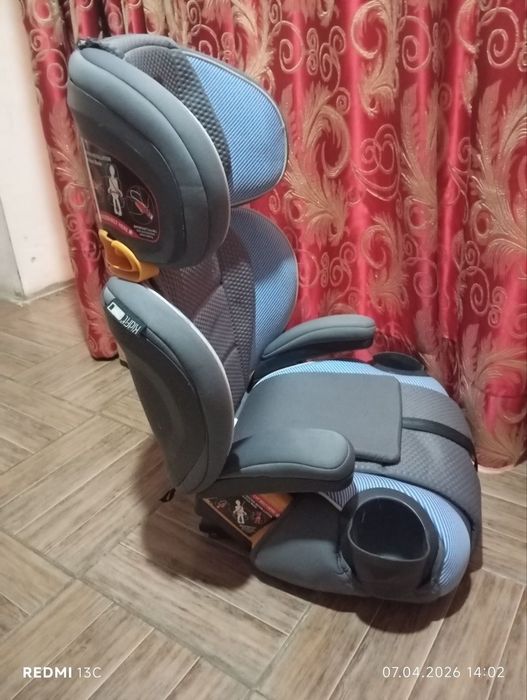 Детское автокресло Chicco KidFit (бустер 2-в-1) в отличном состоянии