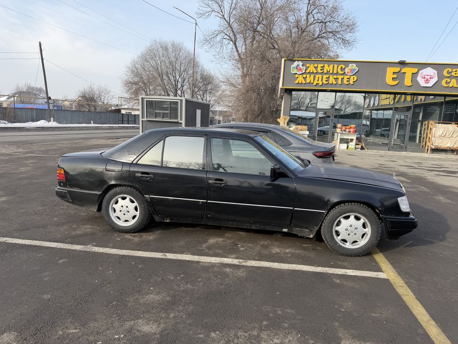 Продам мерседес 124