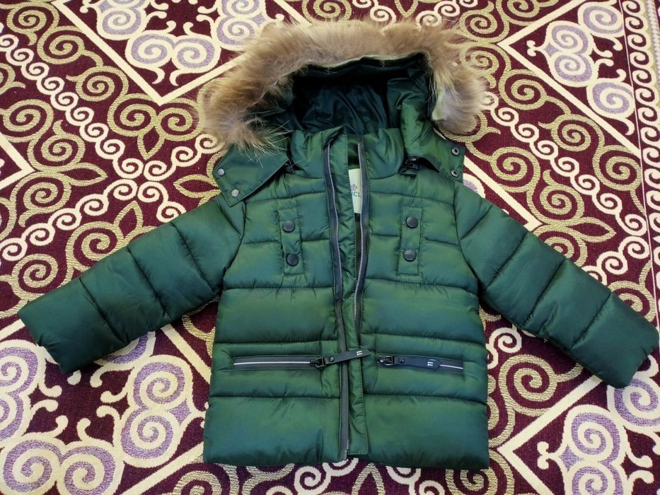 Продам детскую куртку