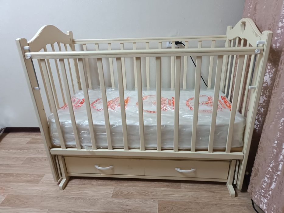 Детская кроватка