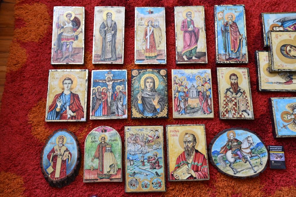Ръчно рисувани икони в/у дърво