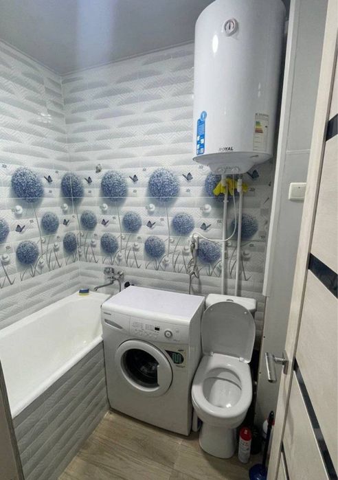 Сдаётся 1 комнатая квартира в 1 микрорайоне