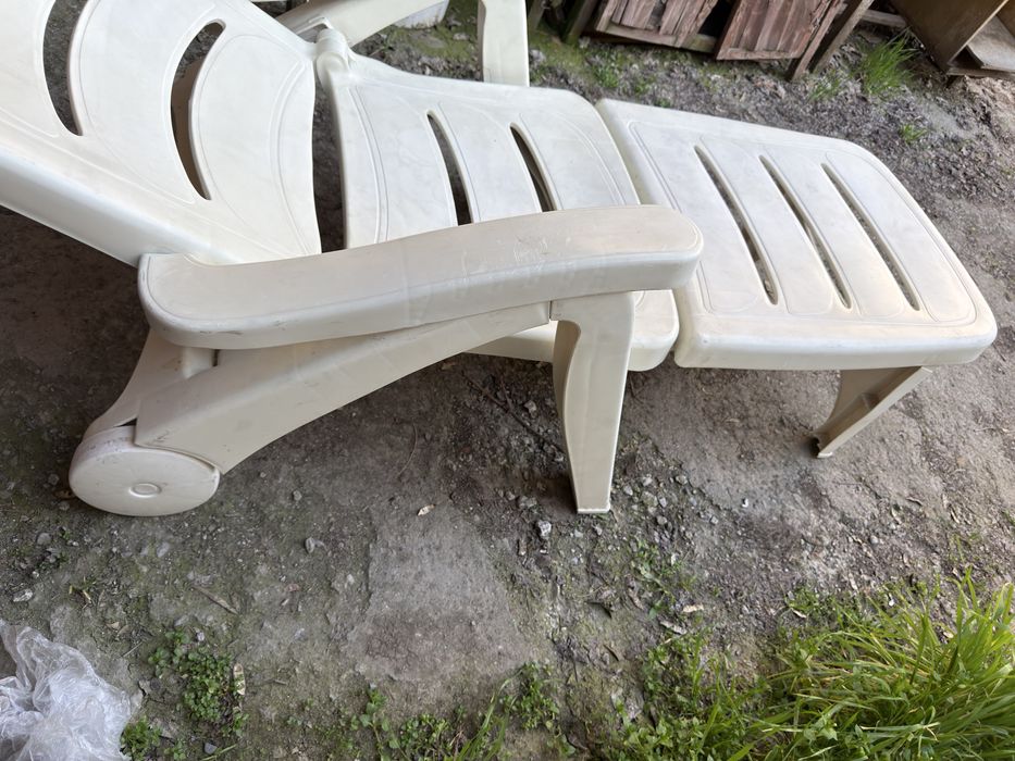 Продам б/у лежак в бассейн, в отличеом состоянии