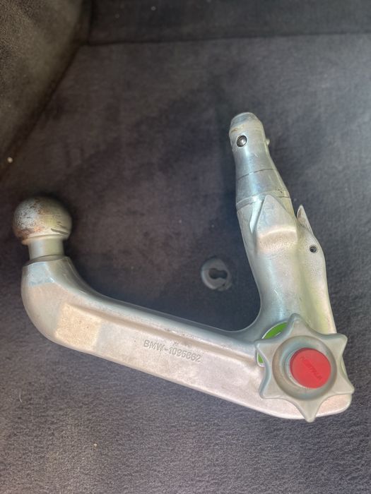 Теглич за БМВ Westfalia