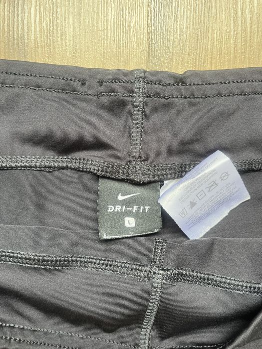 Дамски къси панталони Nike