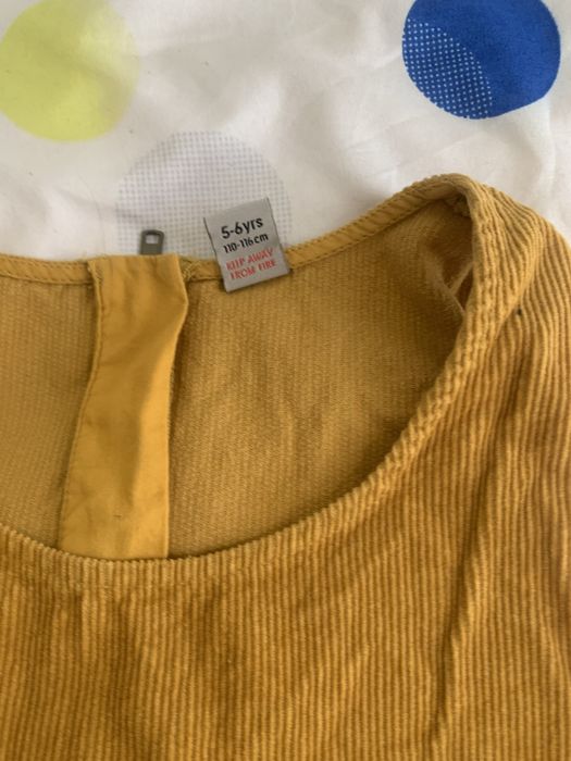 Sarafan din catifea, foarte frumos 5-6 ani