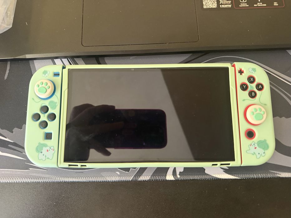 Nintendo Switch Oled  + protective case