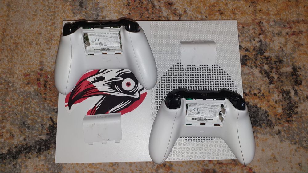 X box slim 1 tera plus 24 de jocuri (unele dintre jocuri sunt de colectie-editie limitata)