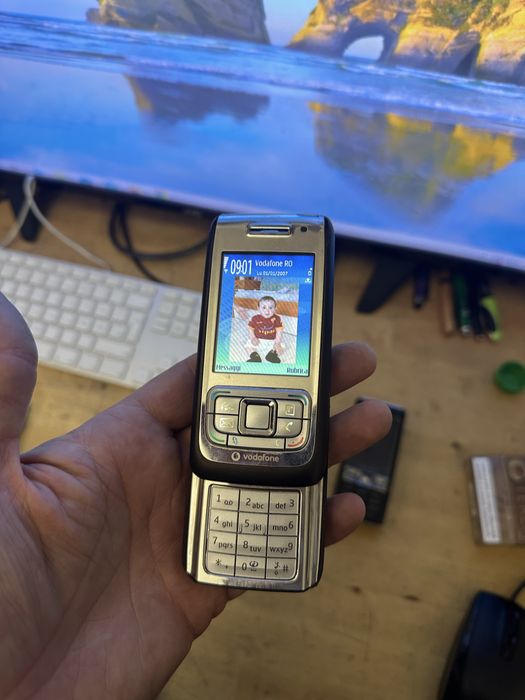 Nokia e65 cu butoane mici argintii