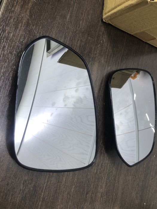 Стекло зеркала Rav4 2020 год