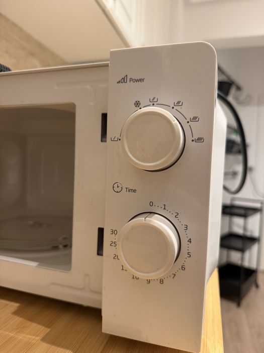 Cuptor microunde Beko fara grill