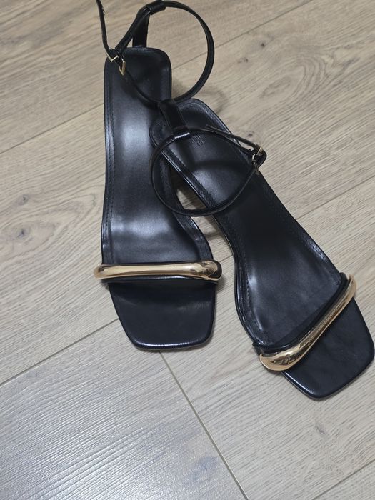 Продаю Каблуки Bershka