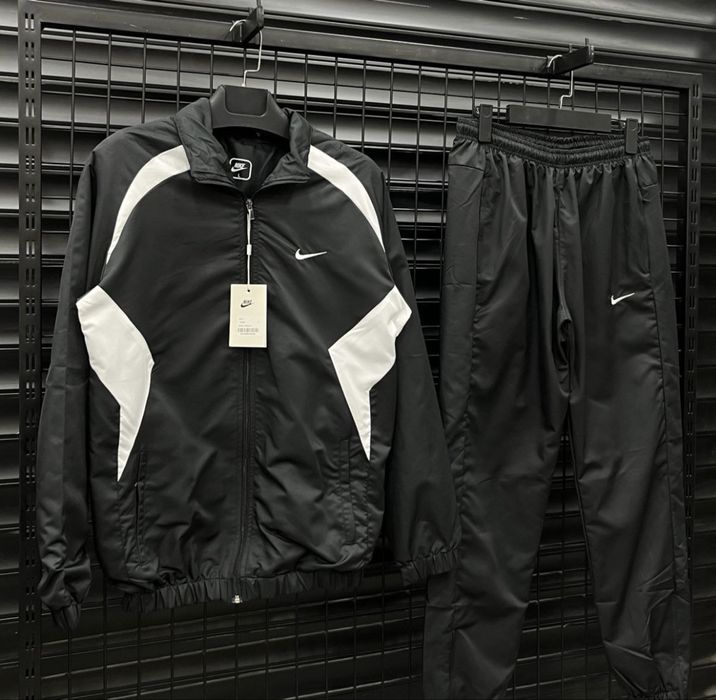Nike tracksuit черен