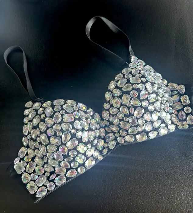 Бюстгальтер в стразах 85В