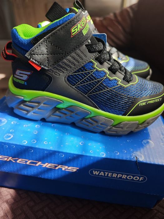 Водоустойчиви обувки Skechers