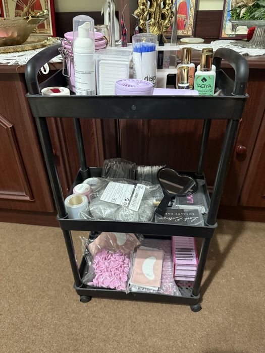 Vand produse pentru extensii gene